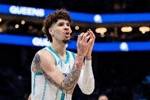 手感不佳！拉梅洛-鲍尔21投6中&三分11投3中 得到25分9助